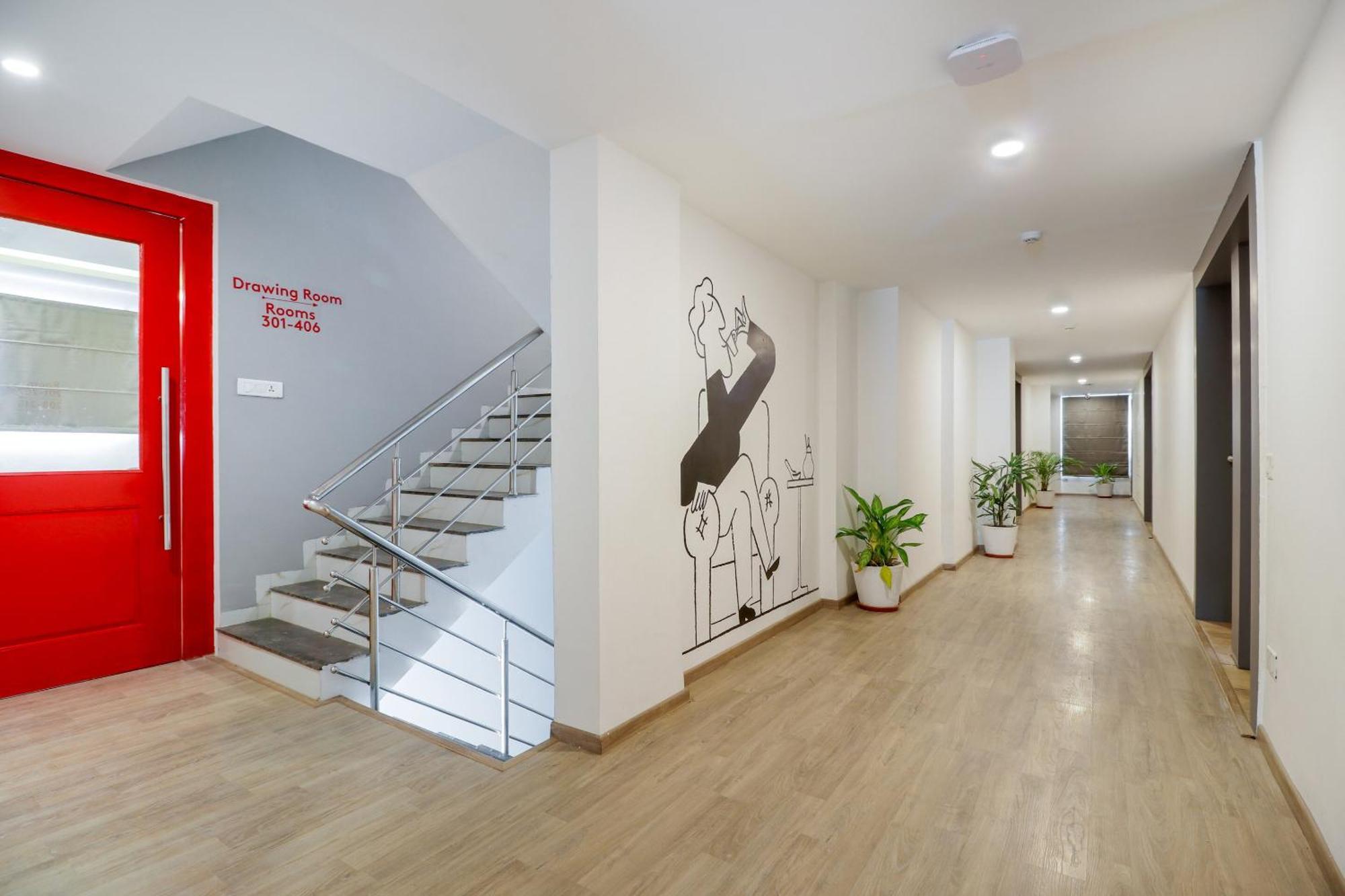 Super Townhouse The Landmark Індаур Екстер'єр фото